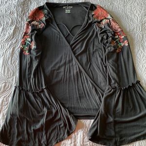 American Eagle top